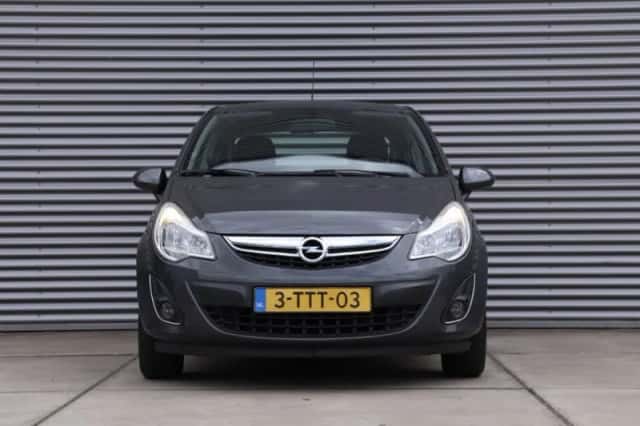 Opel Corsa (2011) thumbnail 2