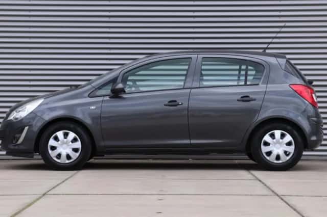 Opel Corsa (2011) thumbnail 3
