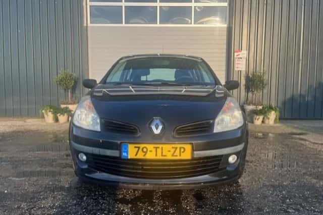 Renault Clio (2006) thumbnail 2