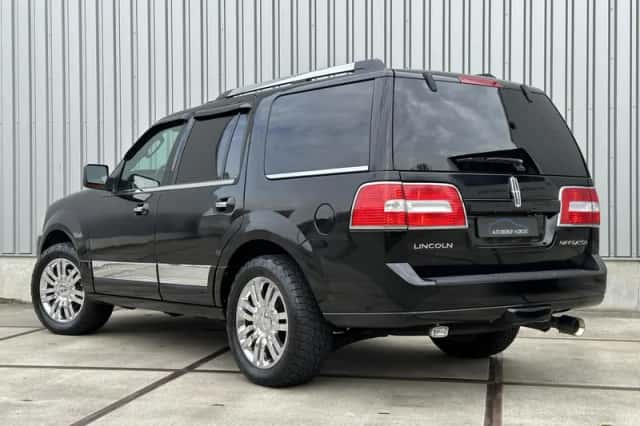 Lincoln Navigator (2007) thumbnail 3