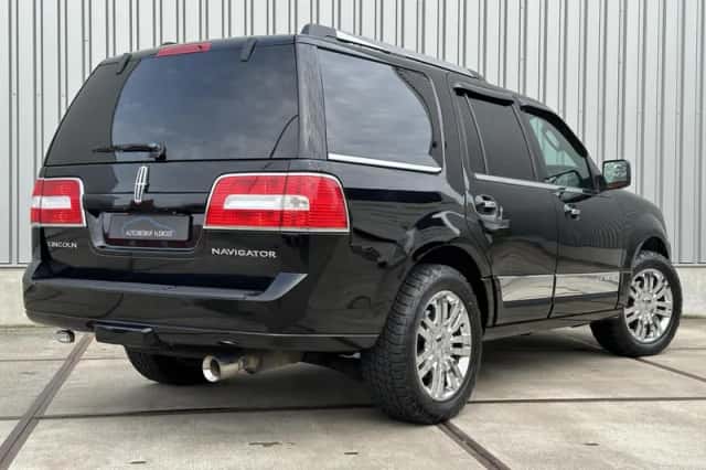 Lincoln Navigator (2007) thumbnail 4