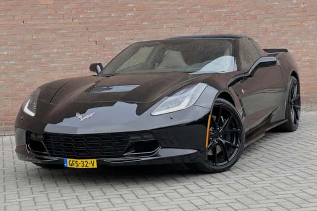 Chevrolet Corvette (2014) thumbnail 1