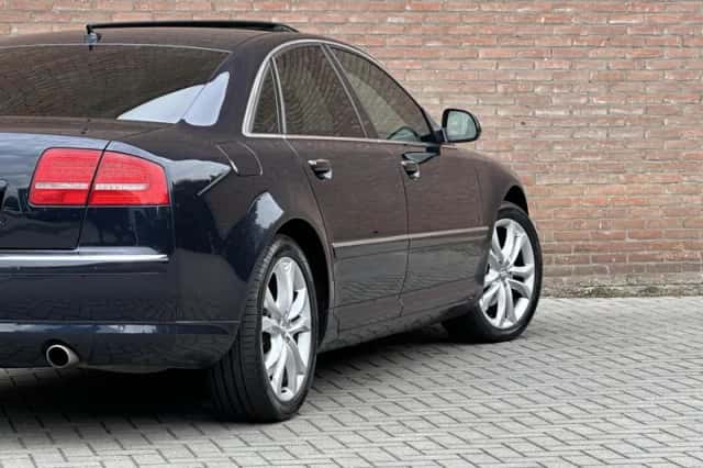 Audi A8 (2008) thumbnail 5