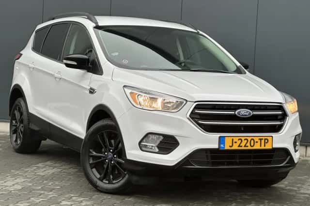Ford Kuga (2018) thumbnail 2