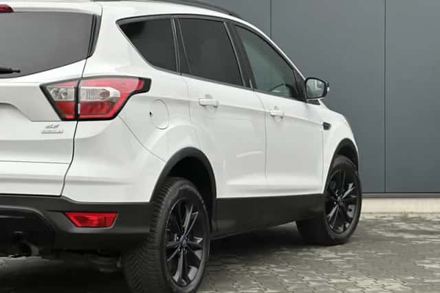 Ford Kuga (2018) thumbnail 5