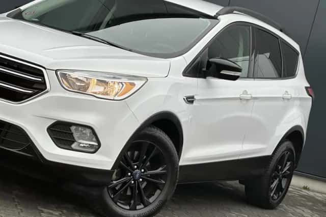 Ford Kuga (2018) thumbnail 6