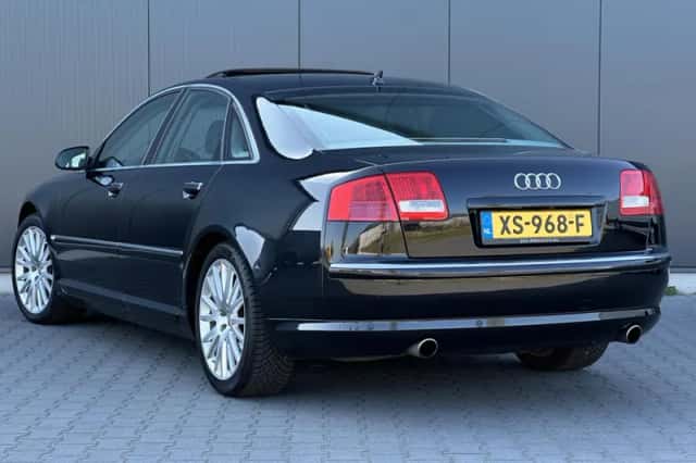 Audi A8 (2005) thumbnail 3