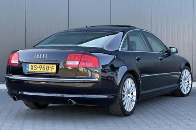 Audi A8 (2005) thumbnail 4