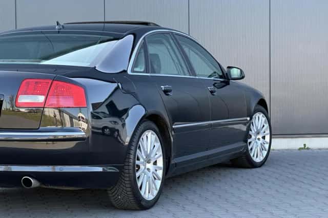 Audi A8 (2005) thumbnail 5