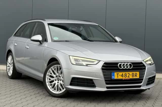 Audi A4 (2017) thumbnail 2