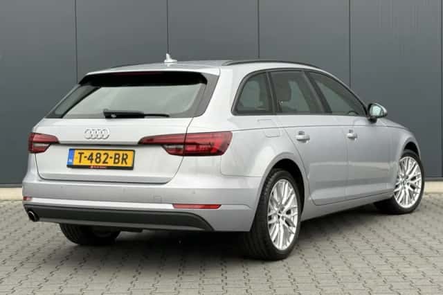 Audi A4 (2017) thumbnail 4