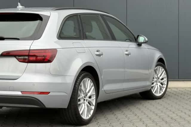 Audi A4 (2017) thumbnail 5