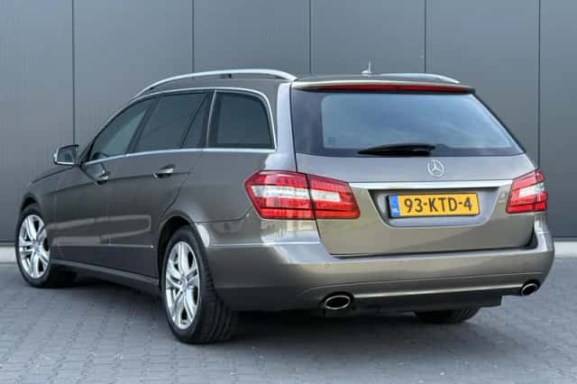 Mercedes-Benz E-Klasse (2010) thumbnail 3