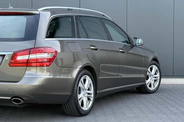 Mercedes-Benz E-Klasse (2010) thumbnail 5