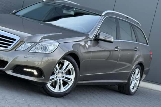 Mercedes-Benz E-Klasse (2010) thumbnail 6