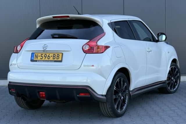 Nissan Juke (2013) thumbnail 4