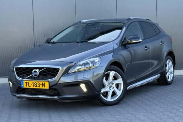 Volvo V40 (2013) thumbnail 1
