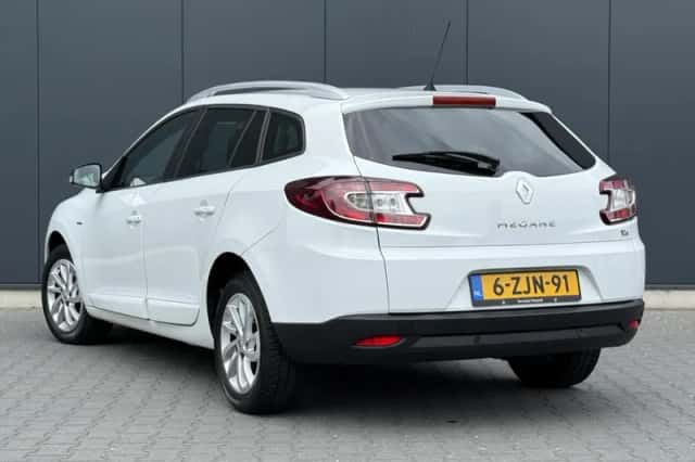 Renault Mégane (2015) thumbnail 3