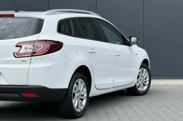 Renault Mégane (2015) thumbnail 5