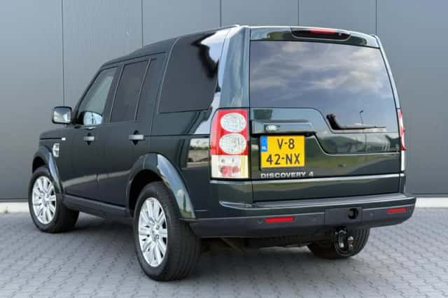 Land Rover Discovery (2013) thumbnail 3
