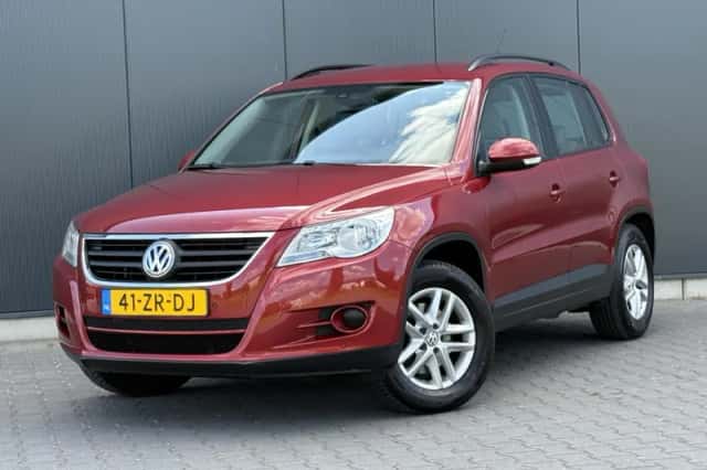 Volkswagen Tiguan (2008) thumbnail 1