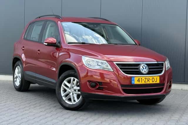 Volkswagen Tiguan (2008) thumbnail 2