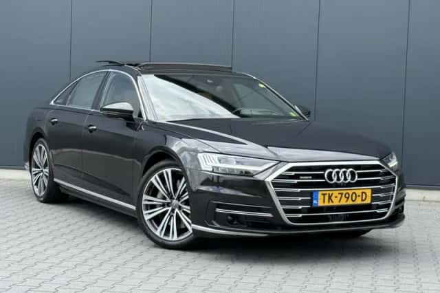 Audi A8 (2018) thumbnail 2