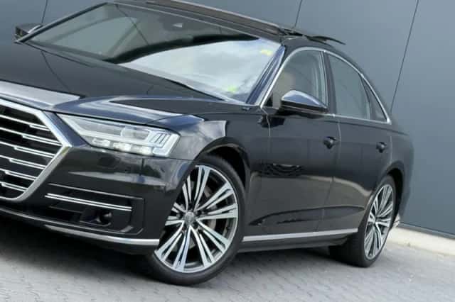 Audi A8 (2018) thumbnail 6
