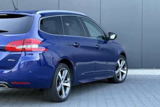 Peugeot 308 (2015) thumbnail 5