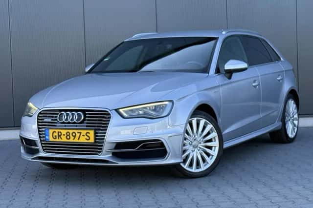 Audi A3 (2015) thumbnail 1
