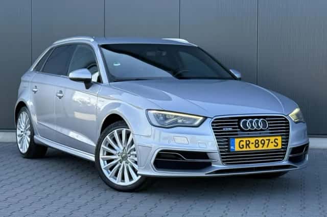 Audi A3 (2015) thumbnail 2