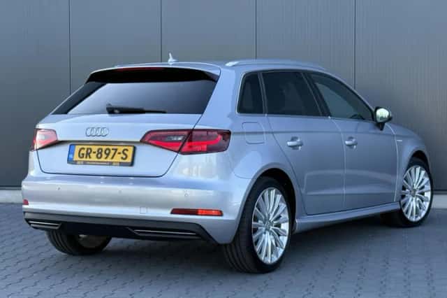 Audi A3 (2015) thumbnail 4