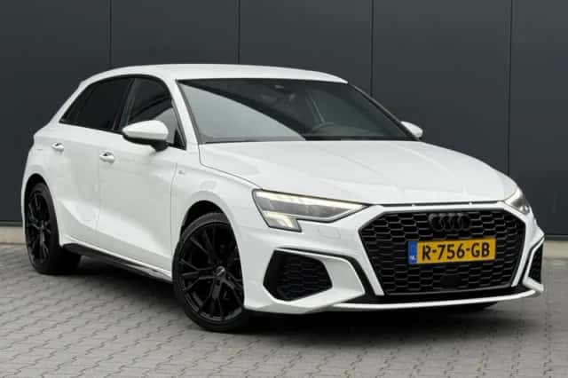 Audi A3 (2022) thumbnail 4