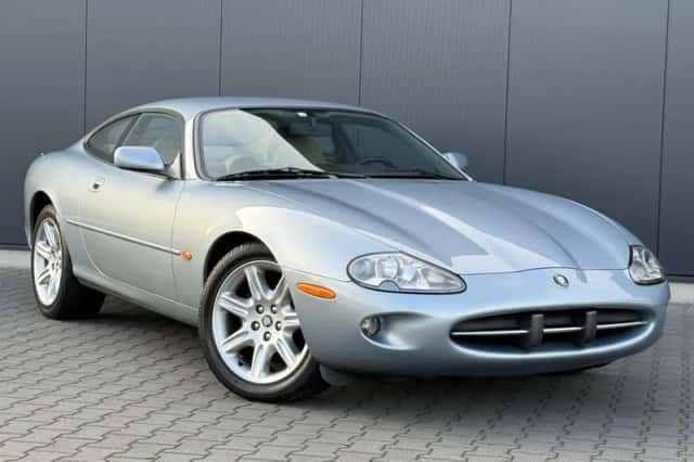 Jaguar XK8 (1998) thumbnail 2