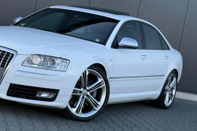 Audi S8 (2009) thumbnail 6