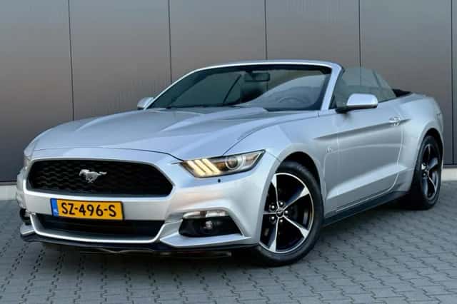 Ford Mustang (2015) thumbnail 1