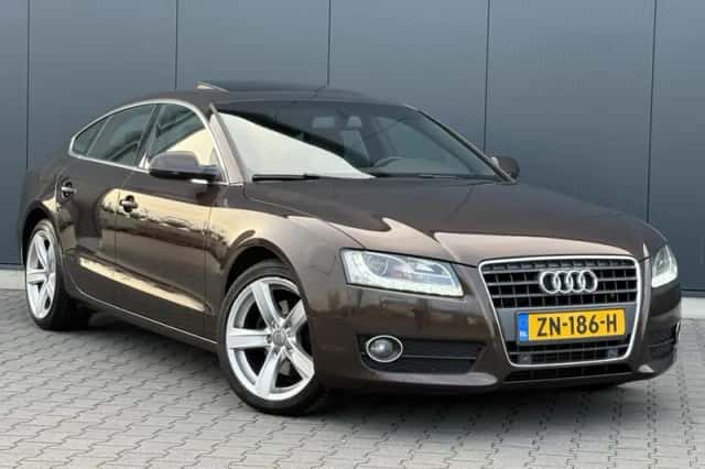Audi A5 (2010) thumbnail 2