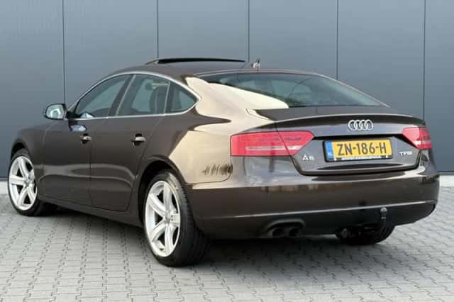 Audi A5 (2010) thumbnail 3