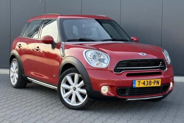 MINI Countryman (2015) thumbnail 2