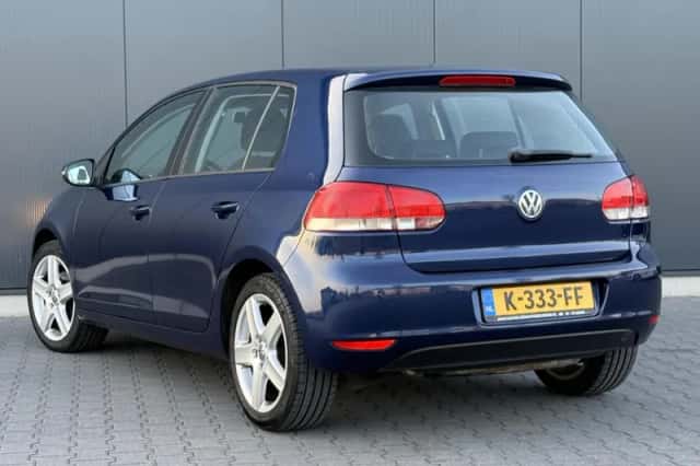 Volkswagen Golf (2010) thumbnail 3