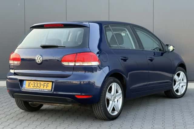 Volkswagen Golf (2010) thumbnail 4