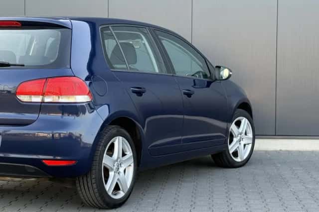 Volkswagen Golf (2010) thumbnail 5