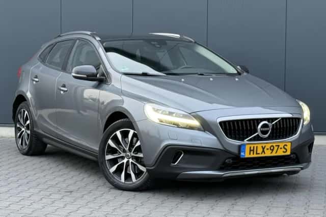Volvo V40 (2019) thumbnail 2