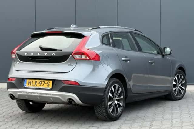 Volvo V40 (2019) thumbnail 4