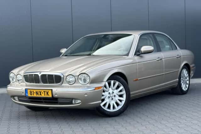 Jaguar XJ (2004) thumbnail 1