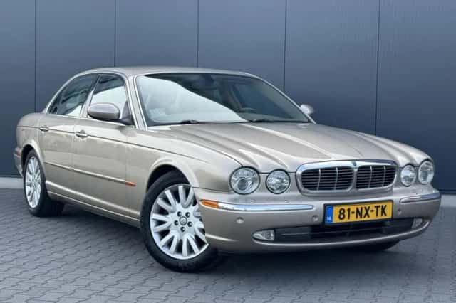 Jaguar XJ (2004) thumbnail 2