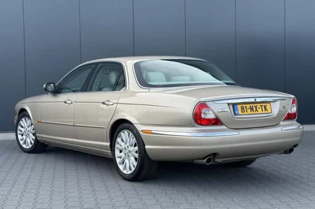Jaguar XJ (2004) thumbnail 4
