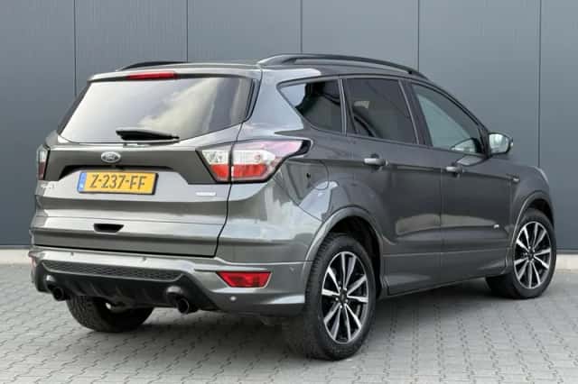 Ford Kuga (2018) thumbnail 4