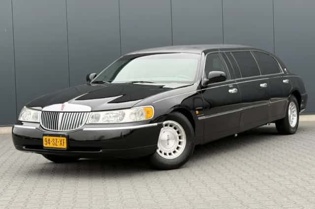 Lincoln Town (1999) thumbnail 1