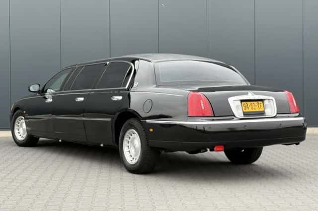 Lincoln Town (1999) thumbnail 3